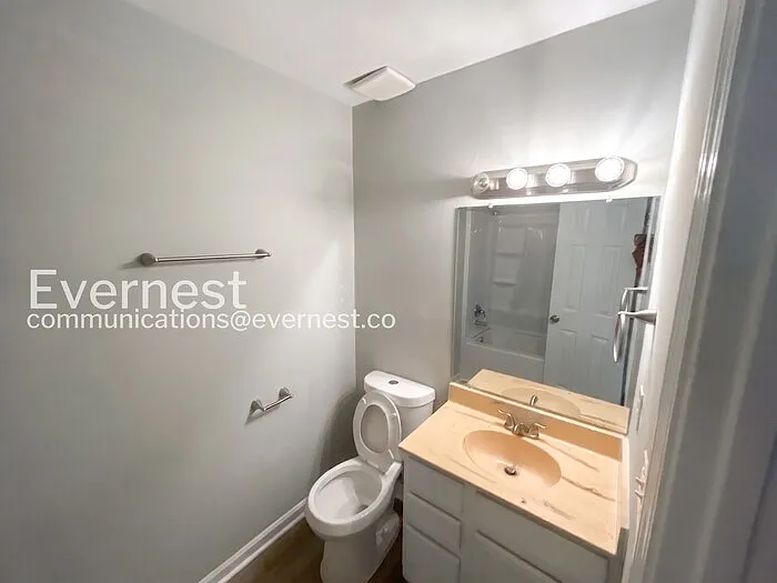1109 Crescent Way — Photo 12