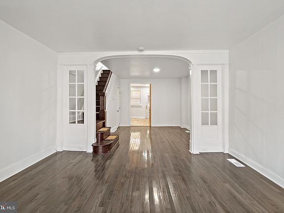 3rd image of 2551 S Jessup St