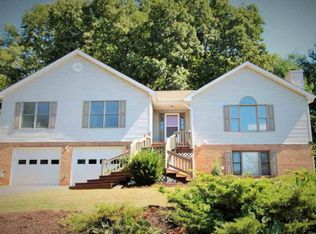 889 Preston Dr, Staunton, VA 24401