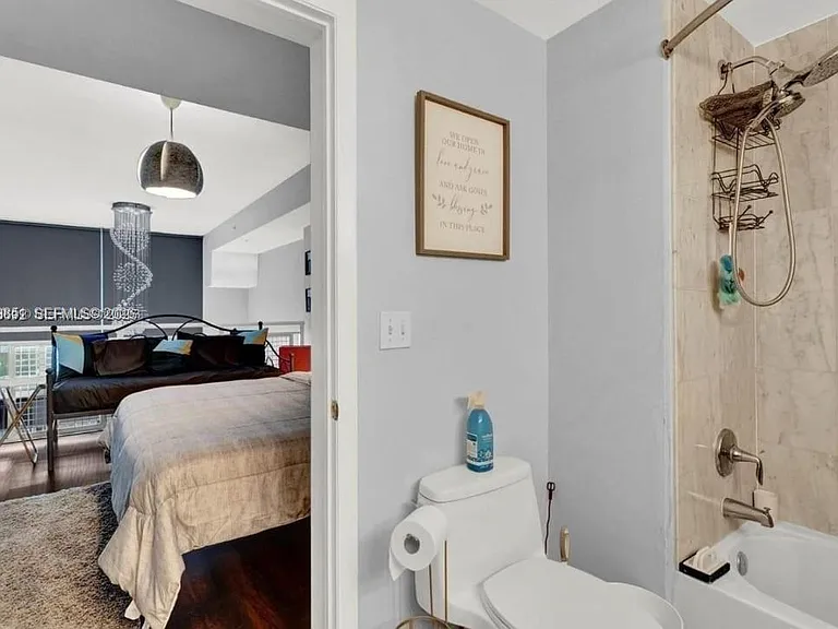 244 NE Biscayne Blvd #440 — Photo 32