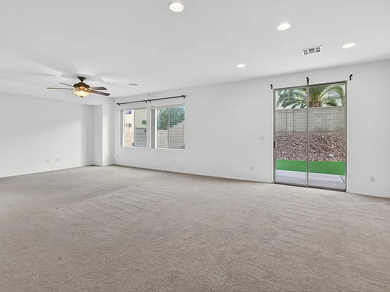 1704 Patrick Thomas Ct — Photo 11
