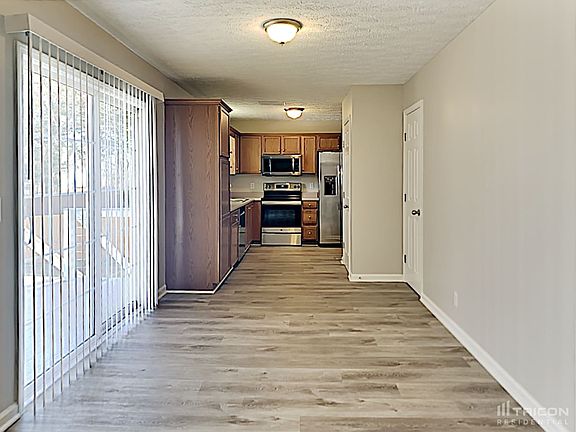 5th image of 908 General Barksdale Dr