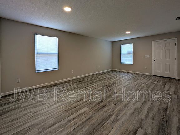 5th image of 8624 Eaton Ave