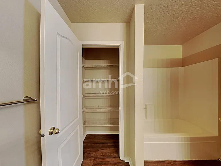 9517 W Shelborne Dr — Photo 14