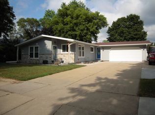 40 N Linden Ln, Appleton, WI 54915