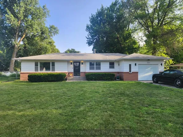 2511 Pioneer Blvd, Grand Island, NE 68801