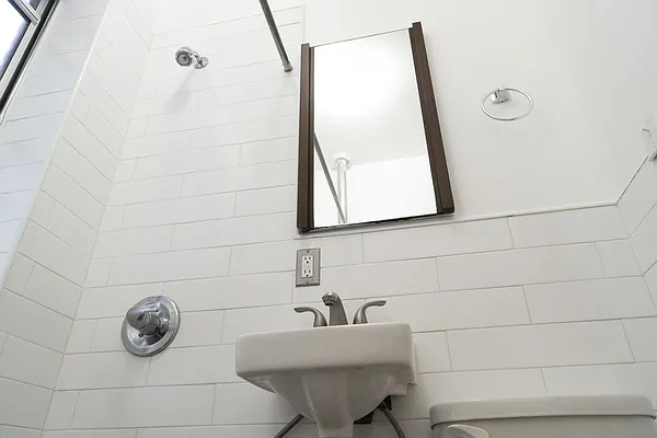 Rented by MD NYC Management LLC | media 13