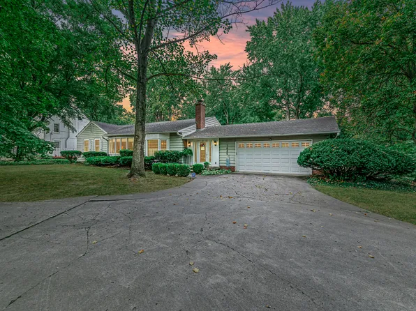 1020 Greenway Dr, Anderson, IN 46011