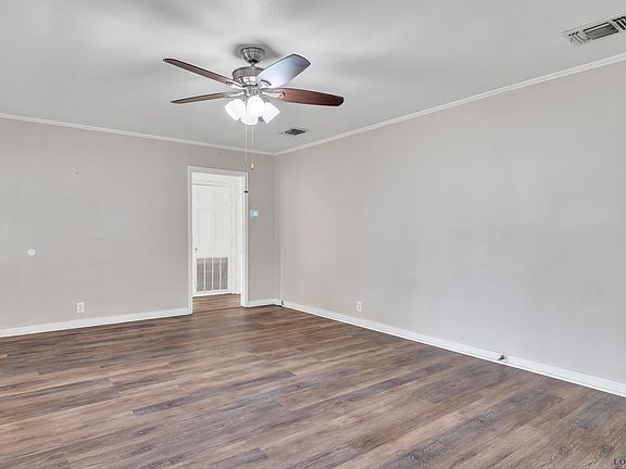 5th image of 1001 N Main St