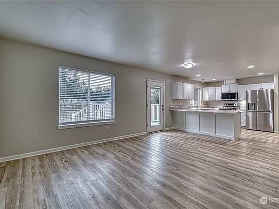 4th image of 19519 25th Street Ct SW