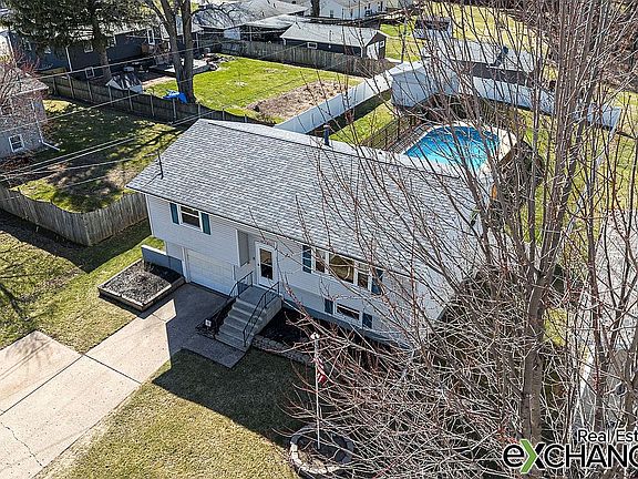 3rd image of 920 5th St #A