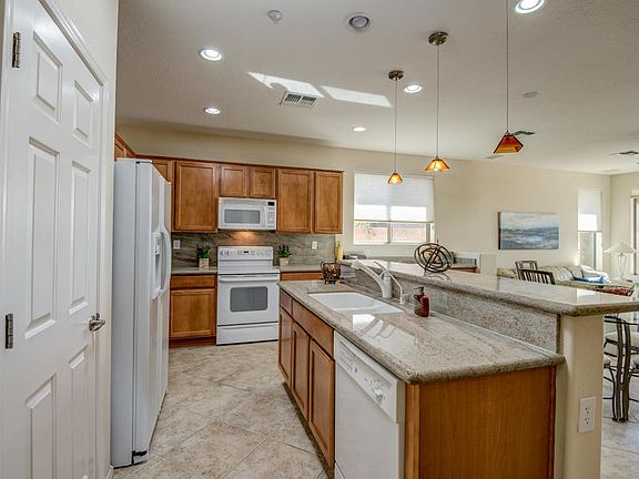 3rd image of 40830 N Prestancia Ct