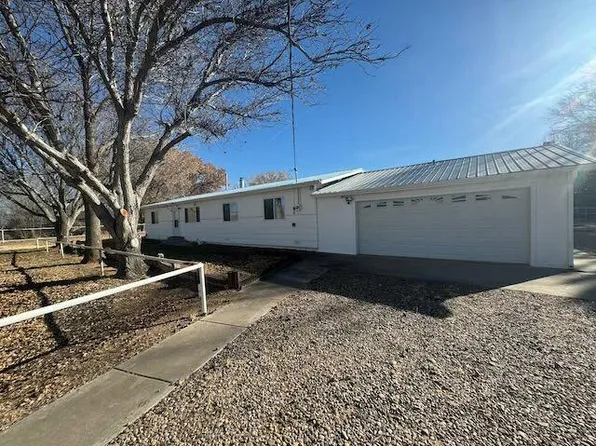 14 Marquez Ln, Los Lunas, NM 87031