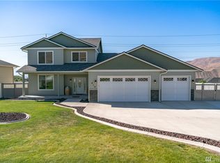 816 Autumn Crest Dr, Wenatchee, WA 98801