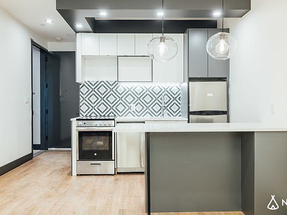 4th image of 1079 Carroll St #2F