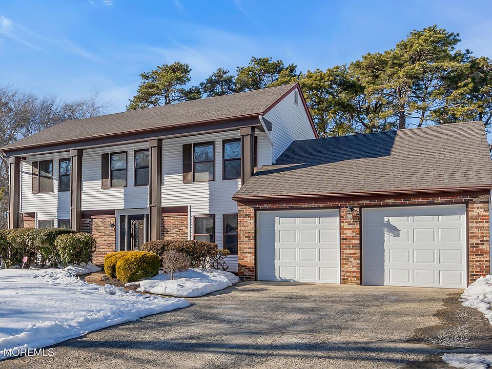 1st image of 400 Killarney Drive