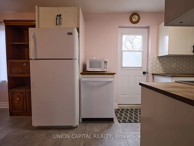 269 Haig St #UPPER — Photo 9