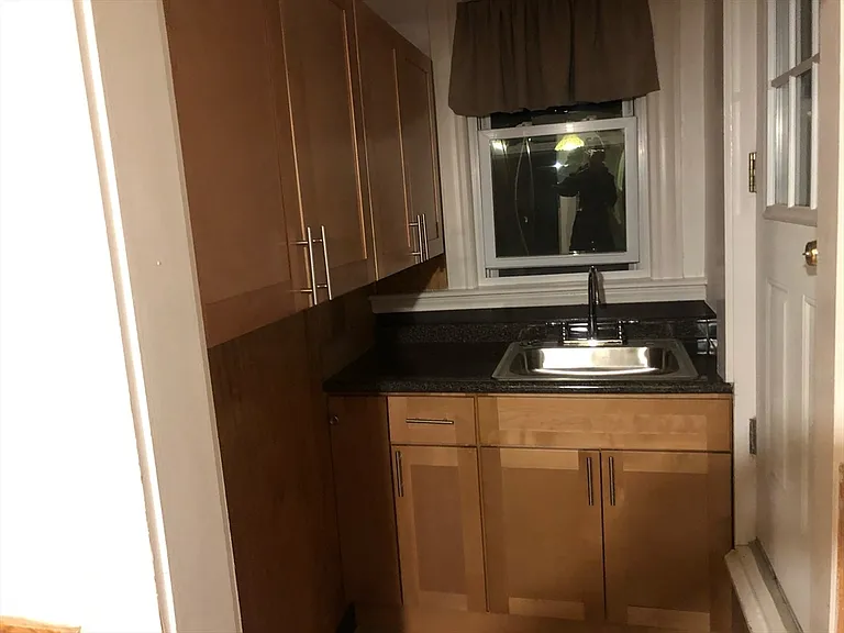 5 Waldo St #1 — Photo 7