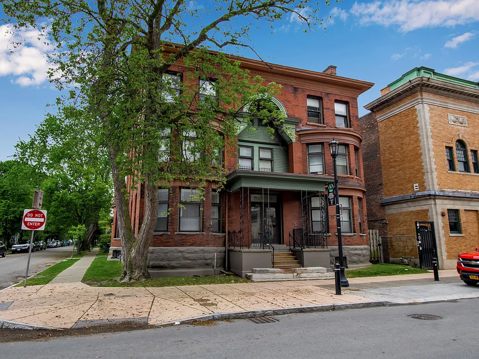 215 Allen St #1