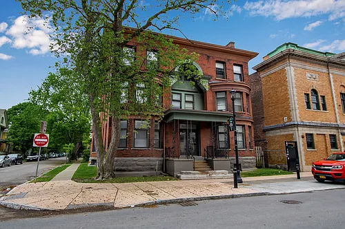 215 Allen St Photo 1