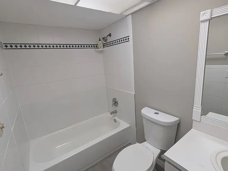 490 NW 20th St #211 — Photo 9