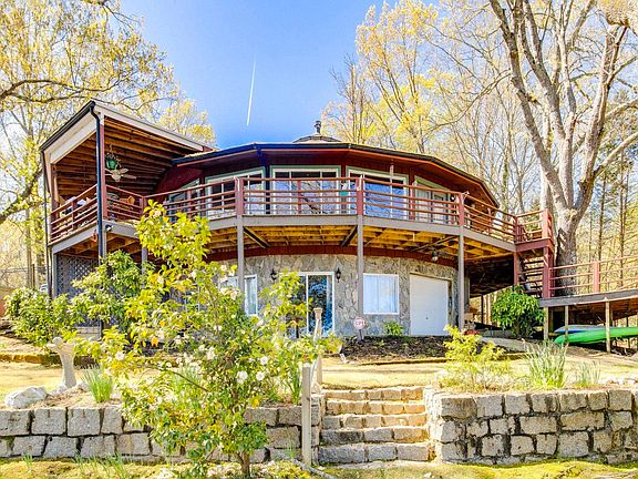 4th image of 1658 Ginkgo Trl