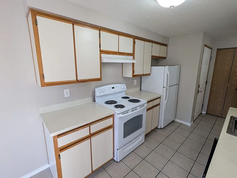 Silverwood Apartments — Photo 92