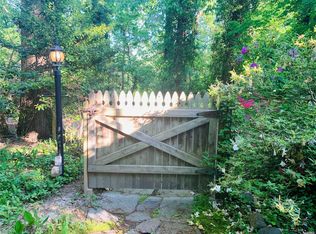 31 Mariners Ct, Centerport, NY 11721