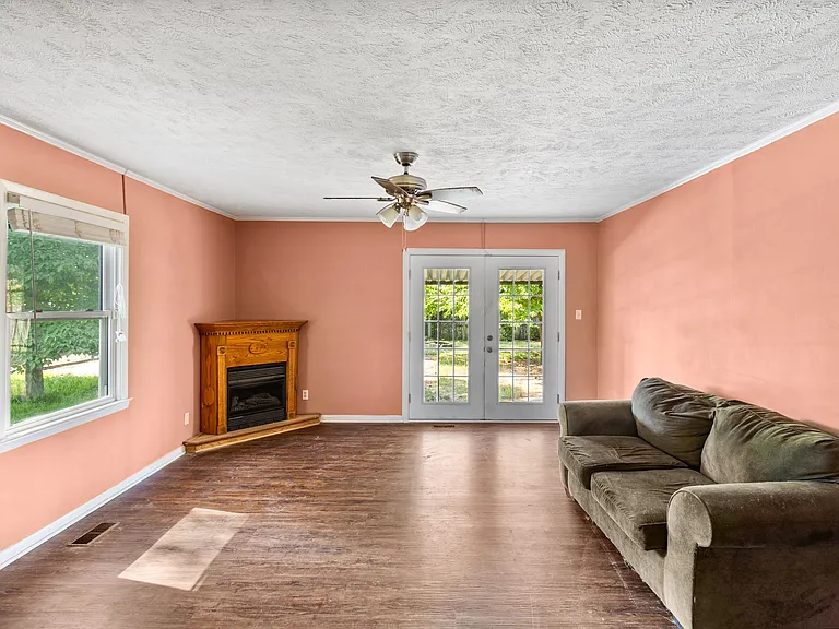 2815 Skycrest Dr — Photo 9