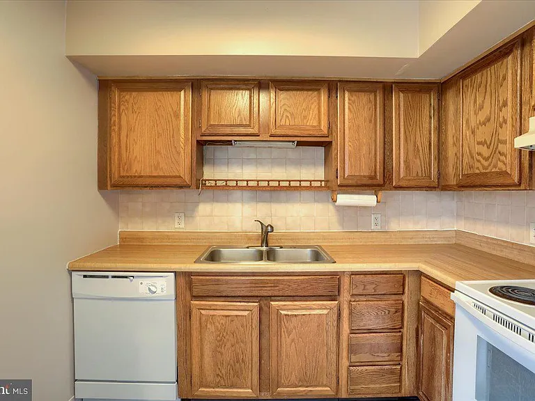 2712 Lisburn Rd #201 — Photo 14