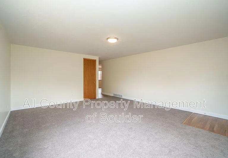 1515 Stuart St — Photo 5