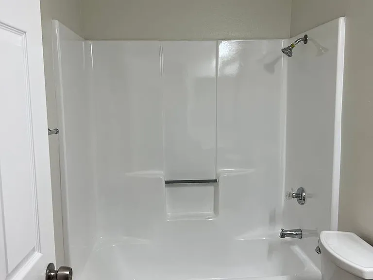 504 Clay Apartments — Photo 7