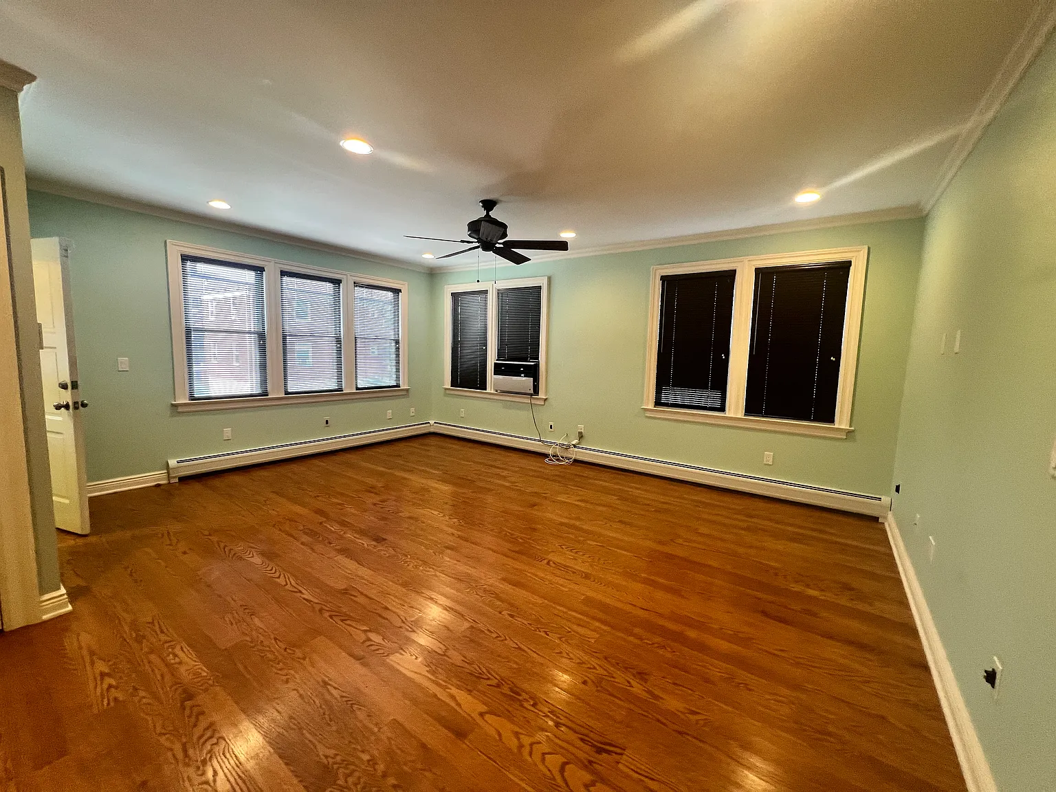 1 bed, 800 sqft, $1,950 — Photo 3