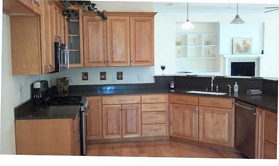 2nd image of 122 SW Royal Ct