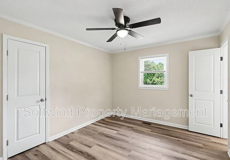 1050 Pinecrest Dr — Photo 11