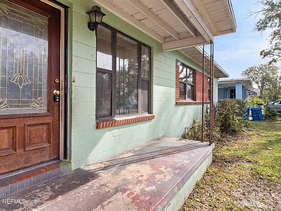 3rd image of 5549 BELAFONTE Drive