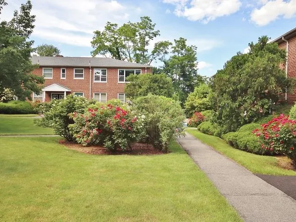 211 Schrade Road #2C, Briarcliff Manor, NY 10510