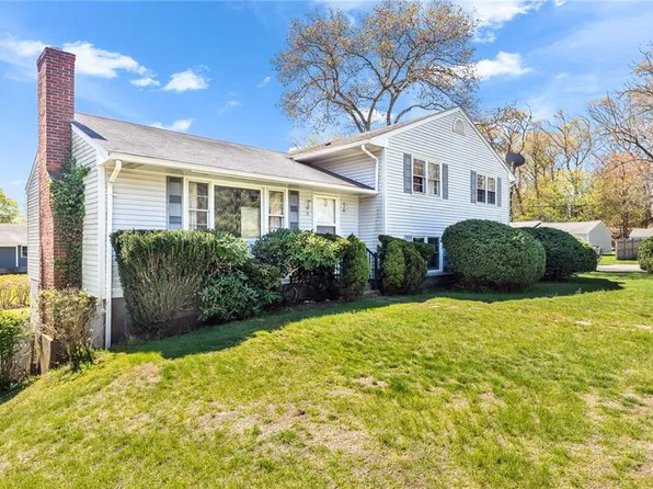 5 Taylor Cir, East Greenwich, RI 02818