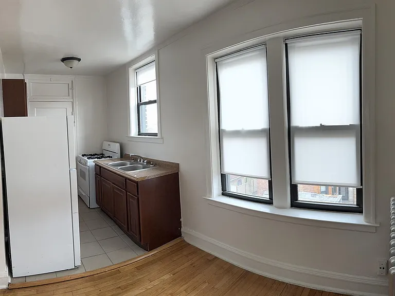 1639 W 83rd St #308 — Photo 4