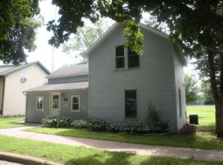 318 Amelia St, Cassville, WI 53806