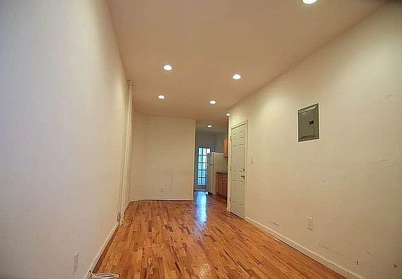 5th image of 61-13 55th St #1