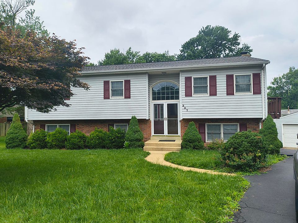 1st image of 307 Jade Ct NW