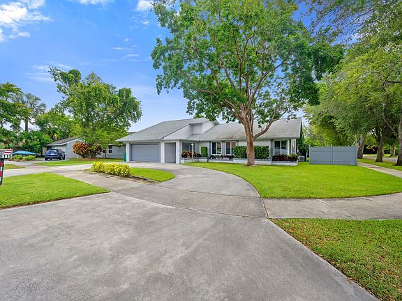 4th image of 10115 E Calusa Club Drive