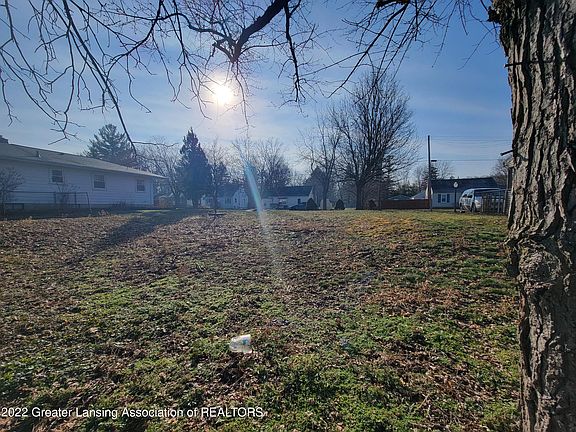 5th image of 108 W Everettdale Ave