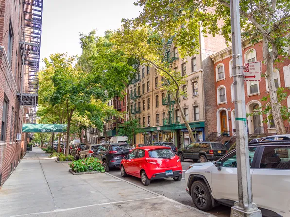 304 East 62nd Street image 7 of 8