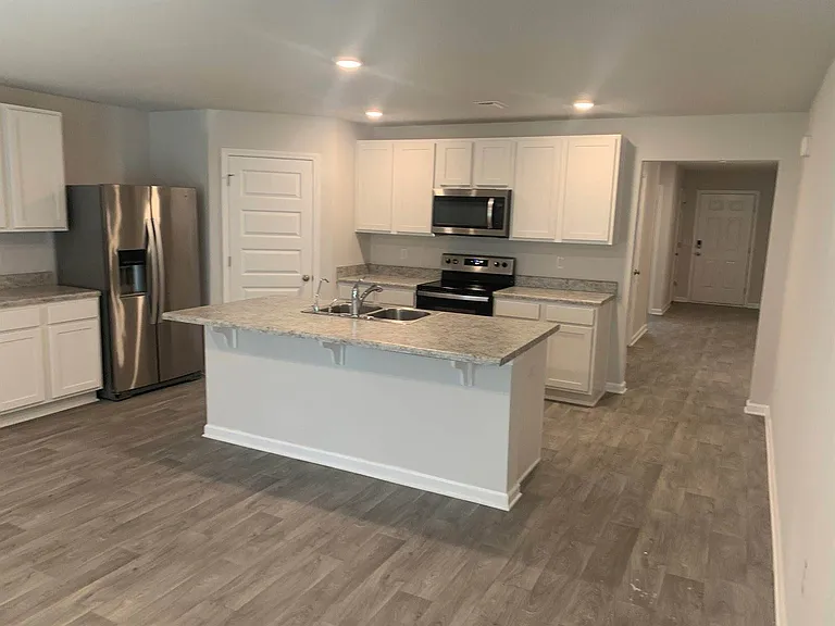 642 Earl Godwin Rd — Photo 11