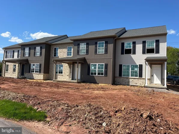 559 W Maple Grove Rd, Denver, PA 17517