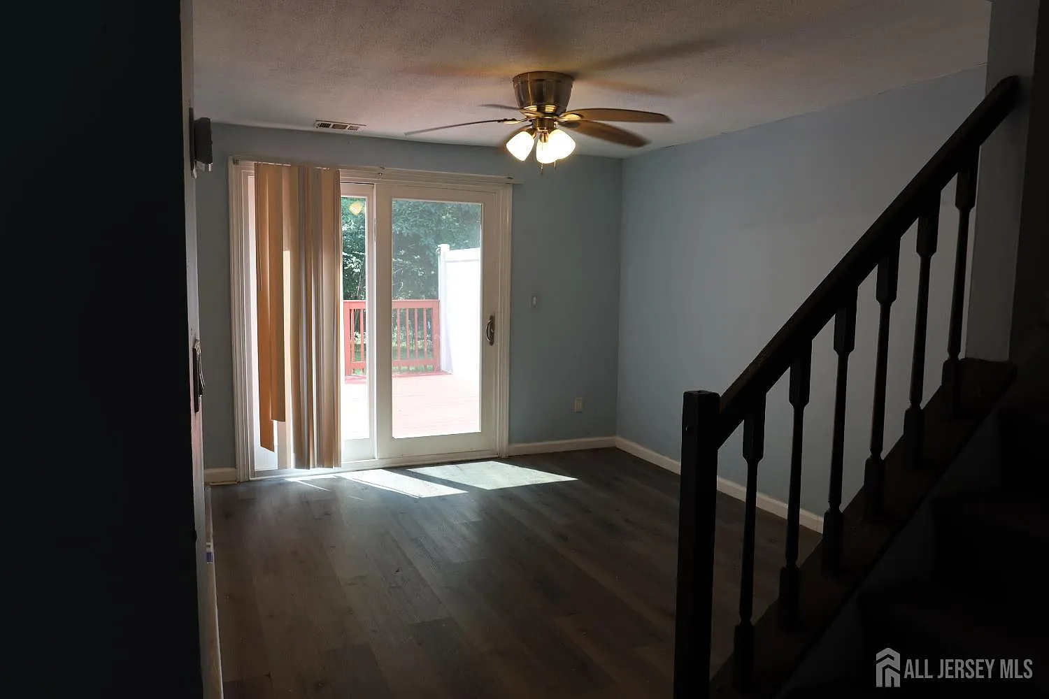 3 bed, 2.5 bath, 1200 sqft, $3,000 — Photo 3