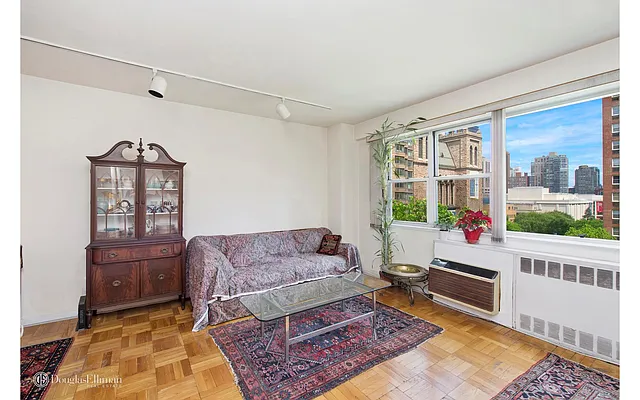 Sold by Douglas Elliman | media 22