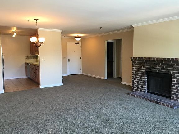 2nd image of 1056 El Camino Real APT 201